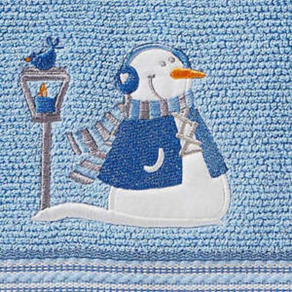 3 new Winter Wonderland Snow Buddies Bath Towels with Snowman, Bird, Street Lamp - Picture 8 of 9